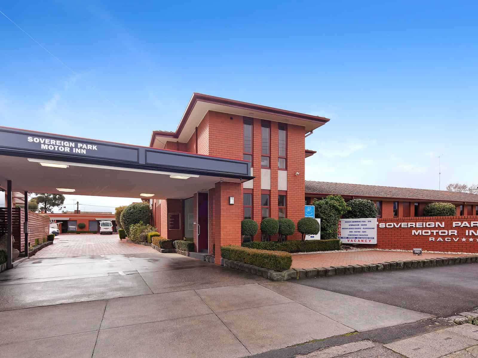 Sovereign Park Motor Inn